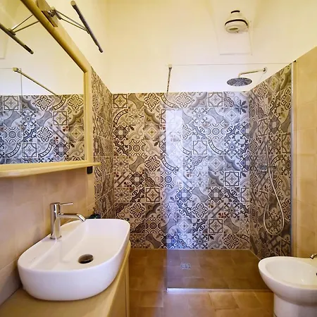 Le Di Via Patitari 갈리폴리